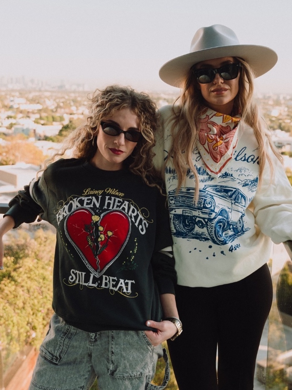 Broken Hearts
Crewneck Sweatshirt
Lainey Wilson/ Daydreamer
NWOT
Color - Navy